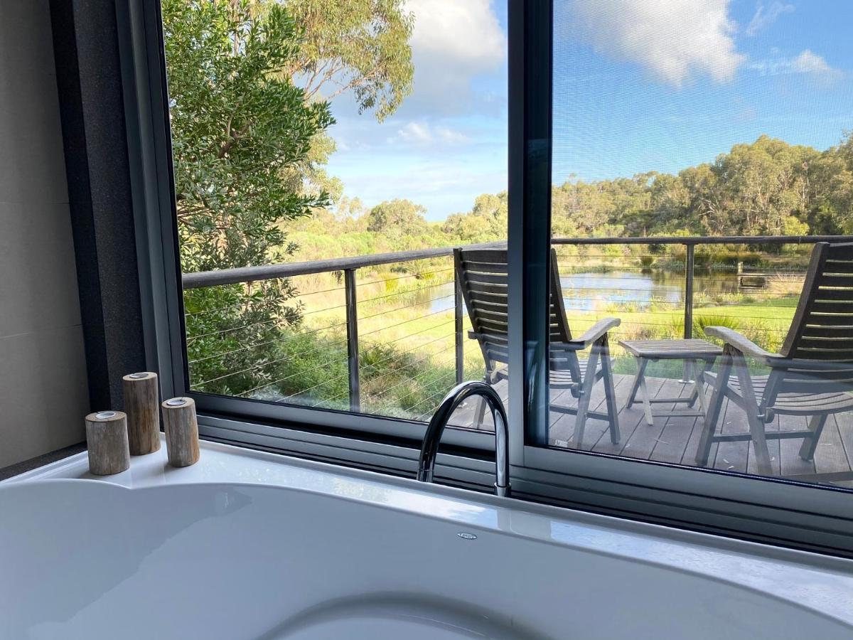 Messmates Luxury Eco Suites 因沃洛什 外观 照片